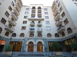 Republic Square 3 bedroom