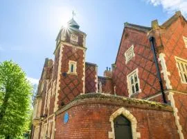 Tower Cottage - Medieval Grid Townhouse