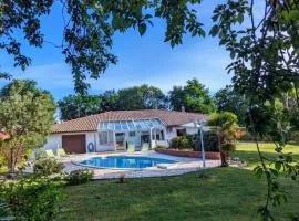 Magnifique maison avec piscine, idéalement située