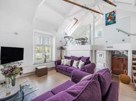 The Old Chapel, готель у місті Saint Clement