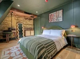 The Carlton Tavern Hotel