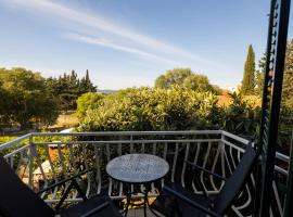 Apartments Gaja Green ap, hotel in Sveti Filip i Jakov