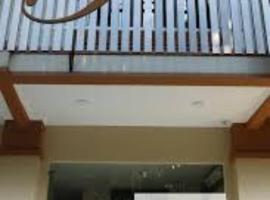 Tentrem BS Residence, hotel v destinaci Candi