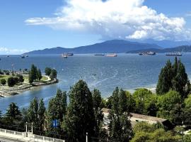 Stunning ocean (sound of waves), hotel in Vancouver