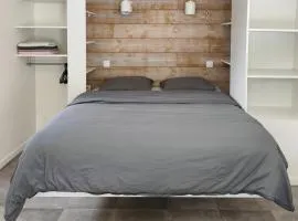 Cozy studio house with terrace 15 min from Paris