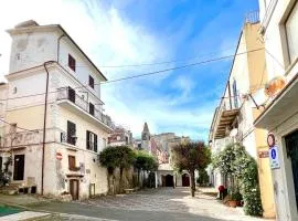 Circeo Old Town - a 600 mt dal mare - Regina Margherita, 5
