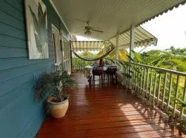 Charmant bungalow à Bouillante avec vue sur la mer
