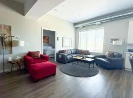 Contemporary East Loft in Historic Niagara