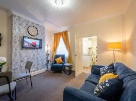 Harbour place in Newcastle under Lyme with Parking, perfect for Contractors or Alton Towers