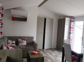 mobilhome à la mer, Hotel in Montreuil-sur-Ille