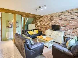 Host & Stay - West Barn