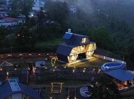 Himadvaya- The Himalayan Prism, hotel con tinas de hidromasaje en Almora