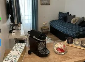 Charming studio in La Défense with free parking