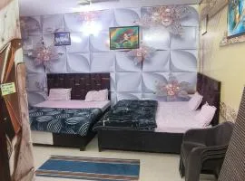 KD Dham family Stay near by Prem Mandir