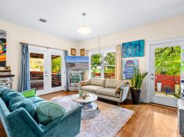 Eclectic 3 Bedroom Block from South Congress, ξενοδοχείο στο Ώστιν