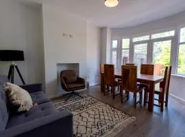 Double room in refurbished 5 bed home with WiFi and TV BW Room 5