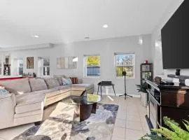 Sunny City Accommodations - Close to METRO and UMD