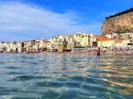 Stromae Central Apartment Cefalu 1 Minute Duomo Beach 3 Bedrooms 8 Guests Free WiFi
