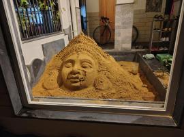 NIRMAN HOMESTAY 5 minutes walk to beach, hotel in Puri