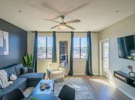 Convenient 1BR Uptown Biltmore Gym Pool Parking