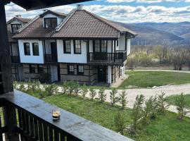 Pointview House Gesha: Dryanovo şehrinde bir havuzlu otel