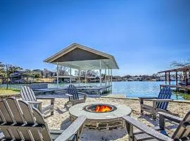 Lakefront Family Home for 12 w Picturesque Views & Patio