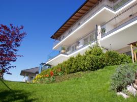 Apartments Villa Traunseeblick, hotel with jacuzzis in Gmunden