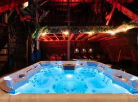 Intense Experience - Suites wellness avec piscine jacuzzi sauna billard privatifs