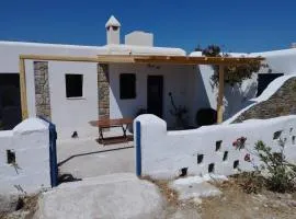 Traditional Mykonos Retreat House