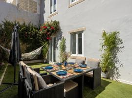 Charming and Cozy beach apartment, resort in Estoril