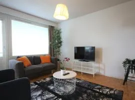 Spacious Apartment for 6