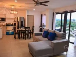 The Downtown Apartment - 3 A/C bedroom + WiFi