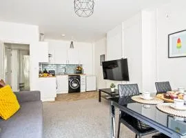 KGV Stays - Sant Bank City Apartment, 1 bed, modern, central, near beach