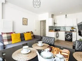 KGV Stays - Sant Bank City Apartment, 1 bed, modern, central, near beach