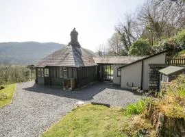 Bwthyn y Coediwr The Woodcutters Cottage