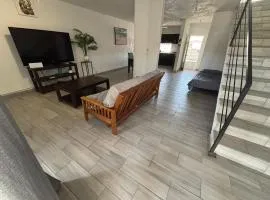 Shoreline Condo 5 Desert Oasis Free Wifi, Cool AC
