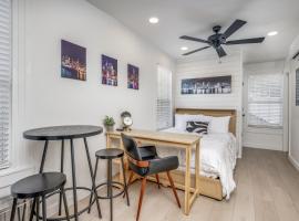 The Vanderbilt Mansion Apt 7 Near Downtown and TWU, апартаменты/квартира в городе Дентон