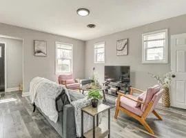 4 Mi to Universities Quaint Parkville Apartment!