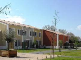 Holiday Home w Pool near Béziers
