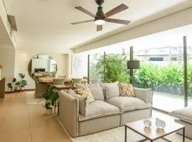 Nima Bay Oasis, Ground Floor with Private Garden