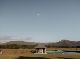 The Wellness Farm Broke, hotel with hot tubs in Broke