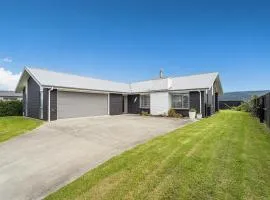 Tide and Tranquility - Whitianga Holiday Home