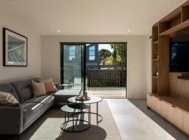 New Three Bedroom Townhouse - Walk to the CBD!