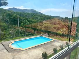 Recanto dos Loureiros - Serrinha do Mendanha, hotel v destinaci Marapicu