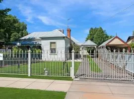 Francis Retreat- Echuca Holiday Homes