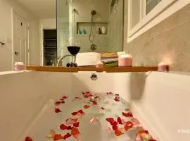 Perfect Family Getaway! Steps from Attractions