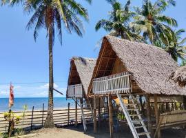 Mads Hayahay Beach Resort, hotel en Pilar