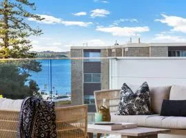 DeJa Blue by Coast Hosting