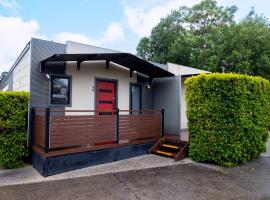 Airport Tourist Village Melbourne, hotel near Melbourne Airport - MEL, 