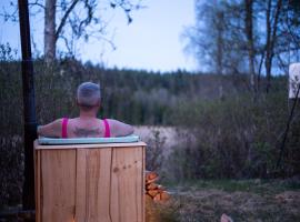 Off-grid Hunters Cabin, 2p, hotel v destinaci Årjäng